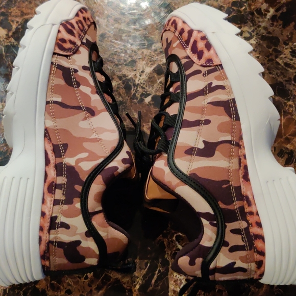 Bundle 5 items for $40 sale - Picture 4 of 4